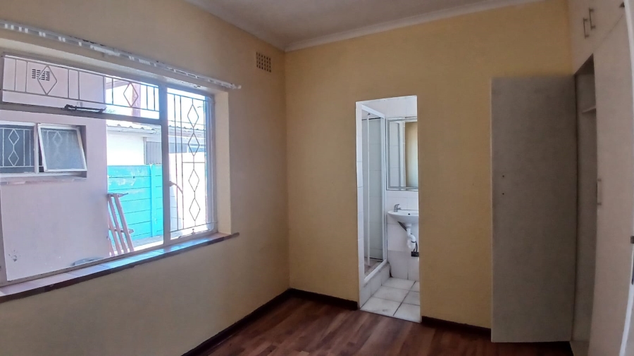 To Let 1 Bedroom Property for Rent in Churchill Estate Western Cape